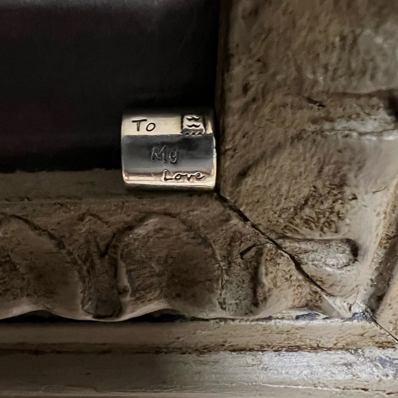 💌 Pandora Silver Envelope Charm with Red Heart - Picture 2 of 7